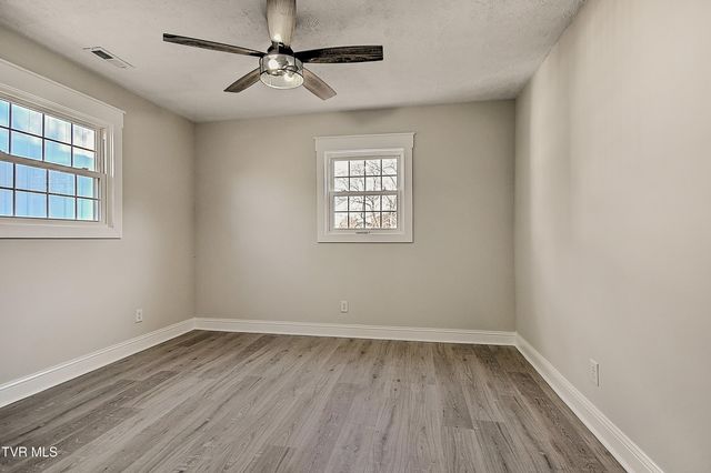 220 Blue Haven Drive, Kingsport, TN 37663