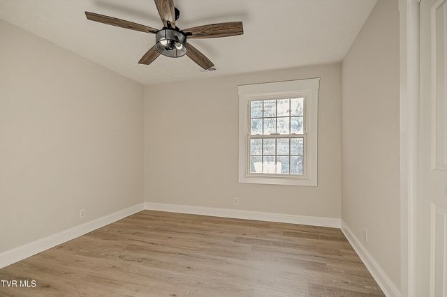 220 Blue Haven Drive, Kingsport, TN 37663