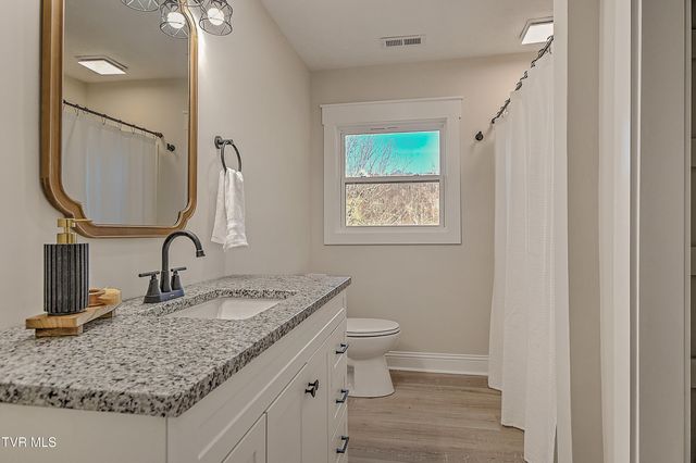 220 Blue Haven Drive, Kingsport, TN 37663