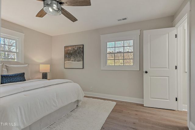 220 Blue Haven Drive, Kingsport, TN 37663