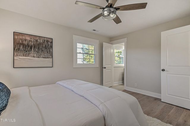 220 Blue Haven Drive, Kingsport, TN 37663