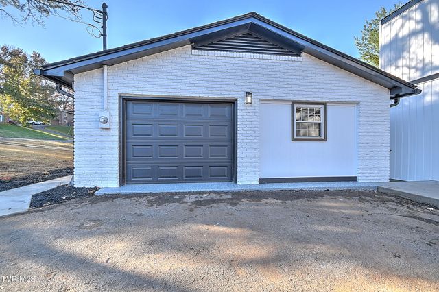 220 Blue Haven Drive, Kingsport, TN 37663