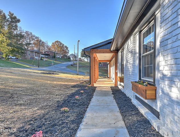 220 Blue Haven Drive, Kingsport, TN 37663