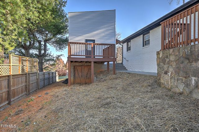 220 Blue Haven Drive, Kingsport, TN 37663