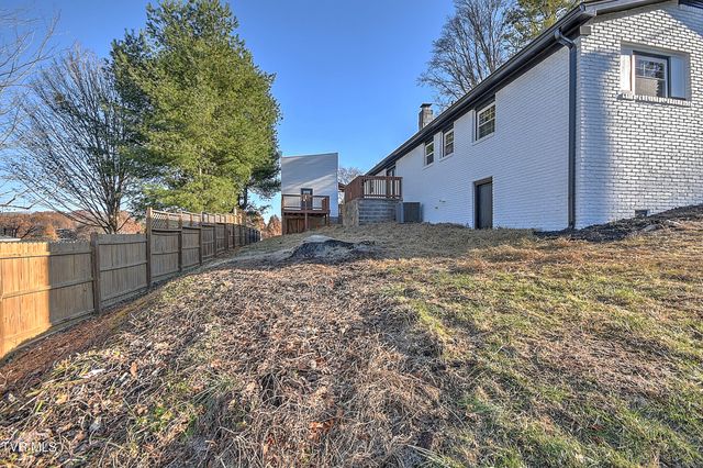 220 Blue Haven Drive, Kingsport, TN 37663