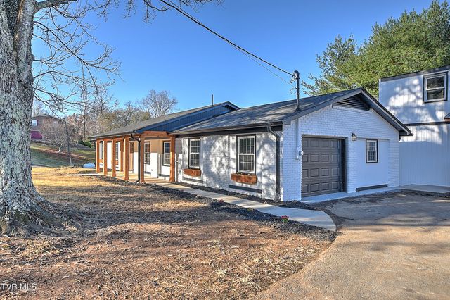 220 Blue Haven Drive, Kingsport, TN 37663