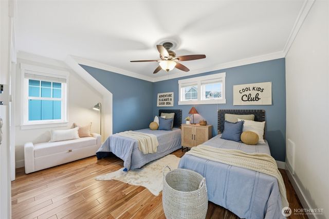 1704 25th Avenue NE, Issaquah, WA 98029