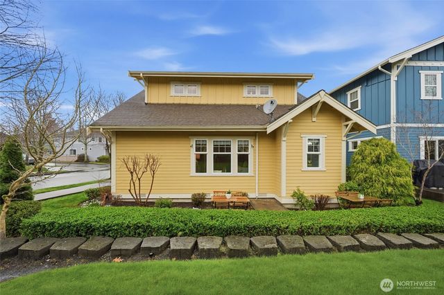 1704 25th Avenue NE, Issaquah, WA 98029