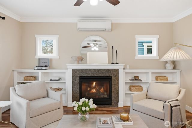 1704 25th Avenue NE, Issaquah, WA 98029