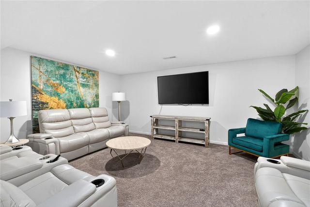 2067 Silver Linden Drive, Tipp City, OH 45371