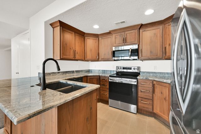 3041 S 2325 W, West Haven, UT 84401