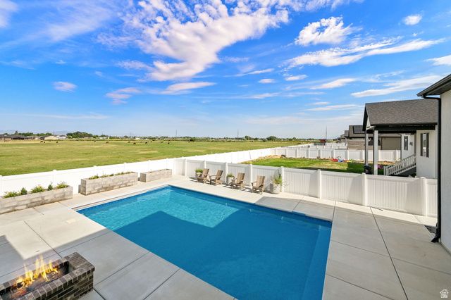 3041 S 2325 W, West Haven, UT 84401