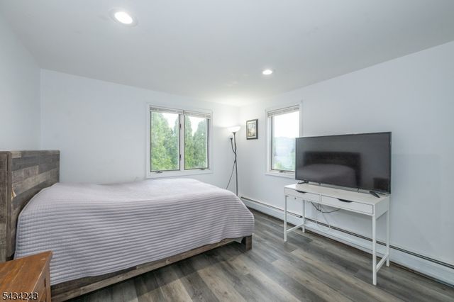 1022 Ringwood Ave, Wanaque Boro, NJ 07420