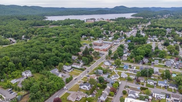 1022 Ringwood Ave, Wanaque Boro, NJ 07420