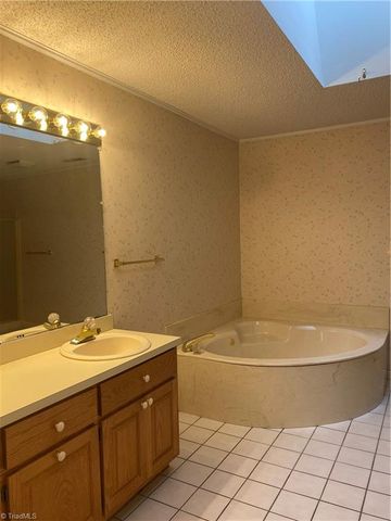 486 Windsor Park Road, Kernersville, NC 27284