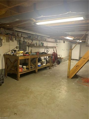 486 Windsor Park Road, Kernersville, NC 27284
