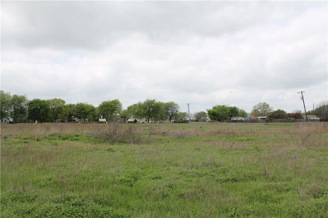 1725 W Spring Valley Road, Hewitt, TX 76643