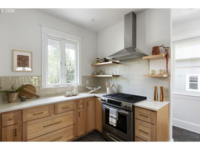650 N ALBERTA St, Portland, OR 97217
