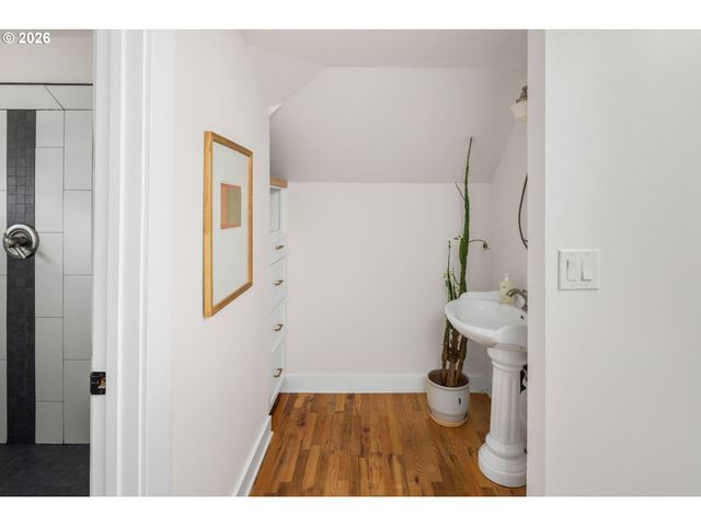 650 N ALBERTA St, Portland, OR 97217