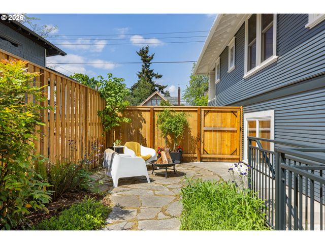 650 N ALBERTA St, Portland, OR 97217