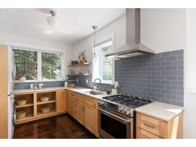 650 N ALBERTA St, Portland, OR 97217