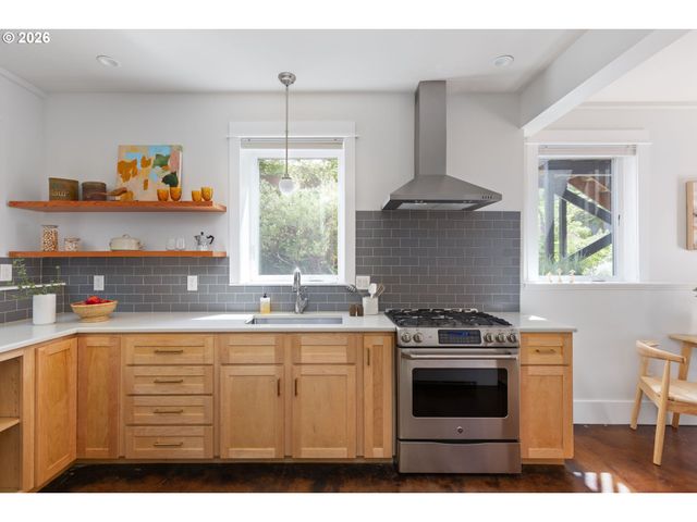 650 N ALBERTA St, Portland, OR 97217