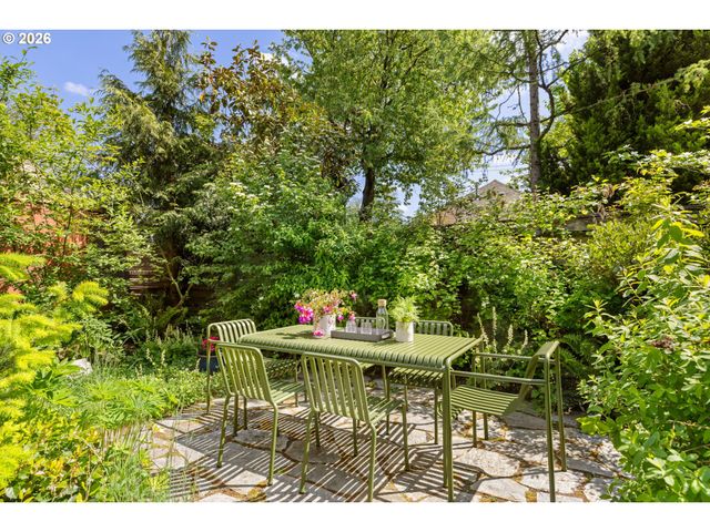 650 N ALBERTA St, Portland, OR 97217