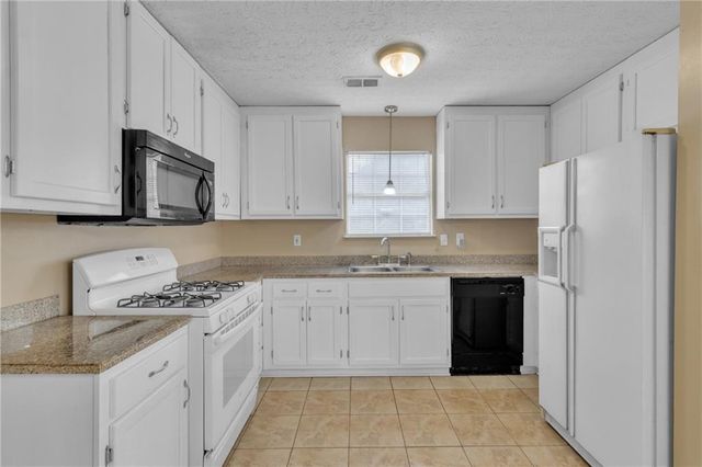 682 Monticello Lane, Mcdonough, GA 30253