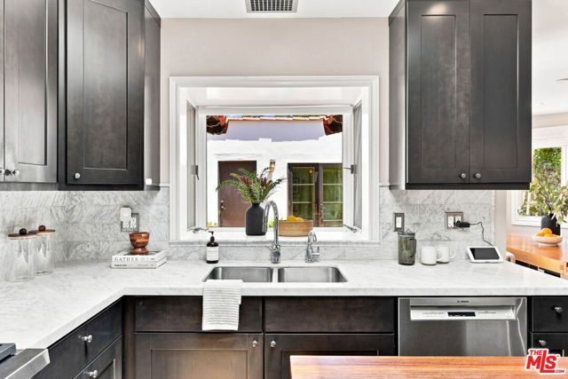 2900 Clune Avenue, Los Angeles, CA 90291