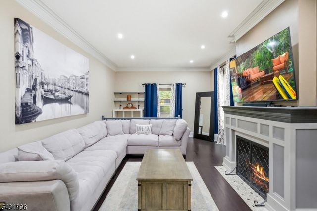 279 Belleville Ave, Bloomfield Twp., NJ 07003