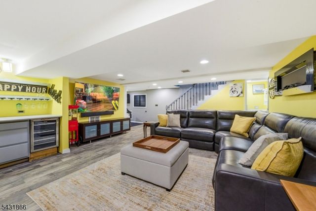 279 Belleville Ave, Bloomfield Twp., NJ 07003