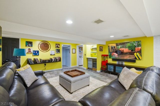 279 Belleville Ave, Bloomfield Twp., NJ 07003