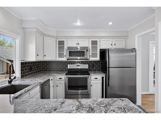 8625 Garland Ct, Arvada, CO 80005