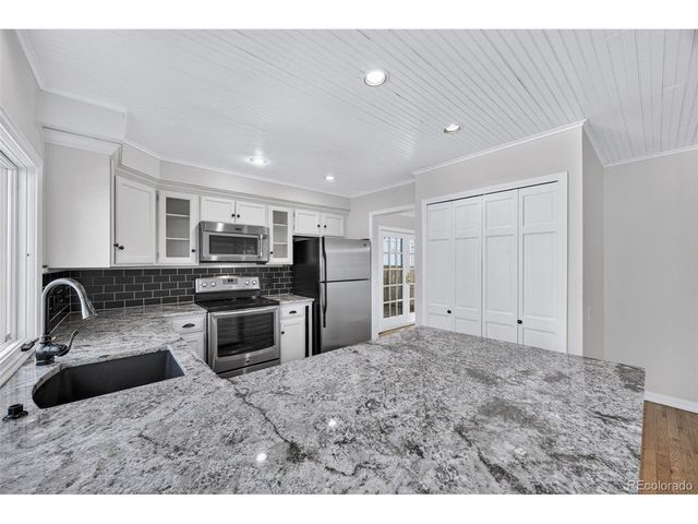 8625 Garland Ct, Arvada, CO 80005