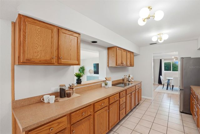 6900 10TH AVENUE N, St Petersburg, FL 33710
