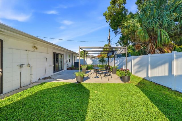 6900 10TH AVENUE N, St Petersburg, FL 33710
