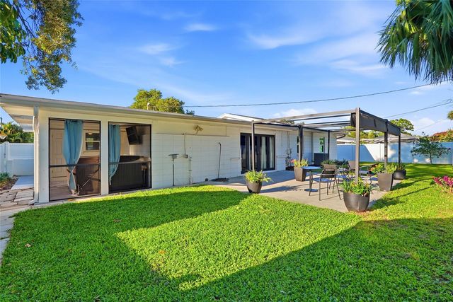 6900 10TH AVENUE N, St Petersburg, FL 33710