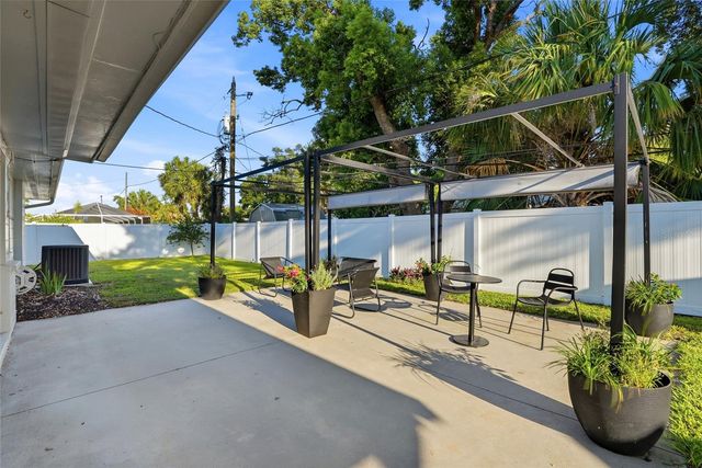 6900 10TH AVENUE N, St Petersburg, FL 33710