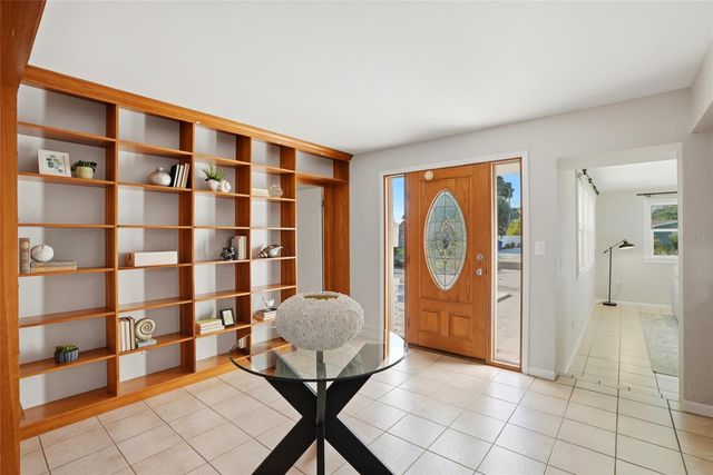 6900 10TH AVENUE N, St Petersburg, FL 33710