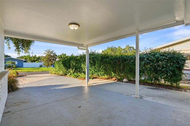 6900 10TH AVENUE N, St Petersburg, FL 33710