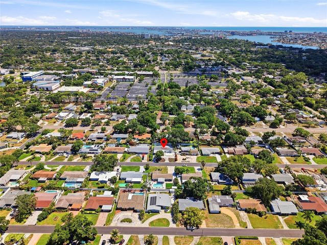 6900 10TH AVENUE N, St Petersburg, FL 33710