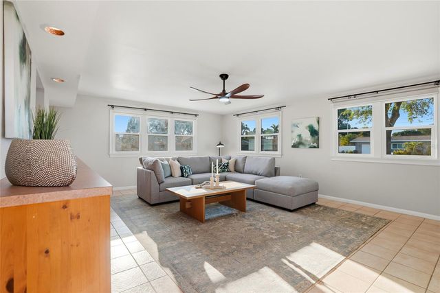 6900 10TH AVENUE N, St Petersburg, FL 33710