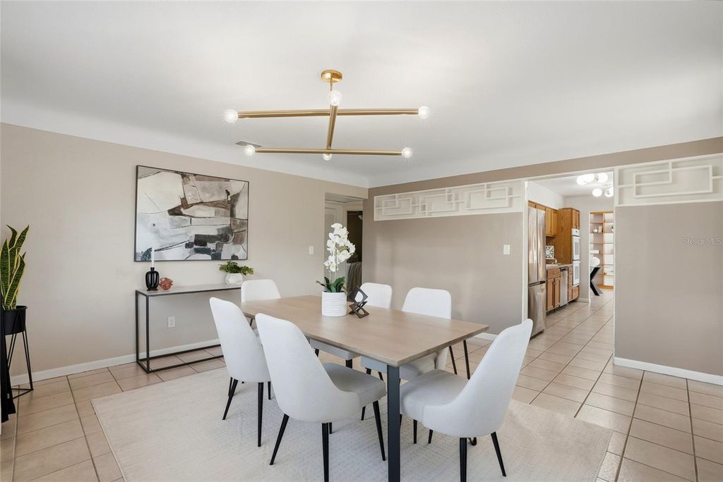Image 11 of property listing at 6900 10TH AVENUE N, St Petersburg, FL 33710