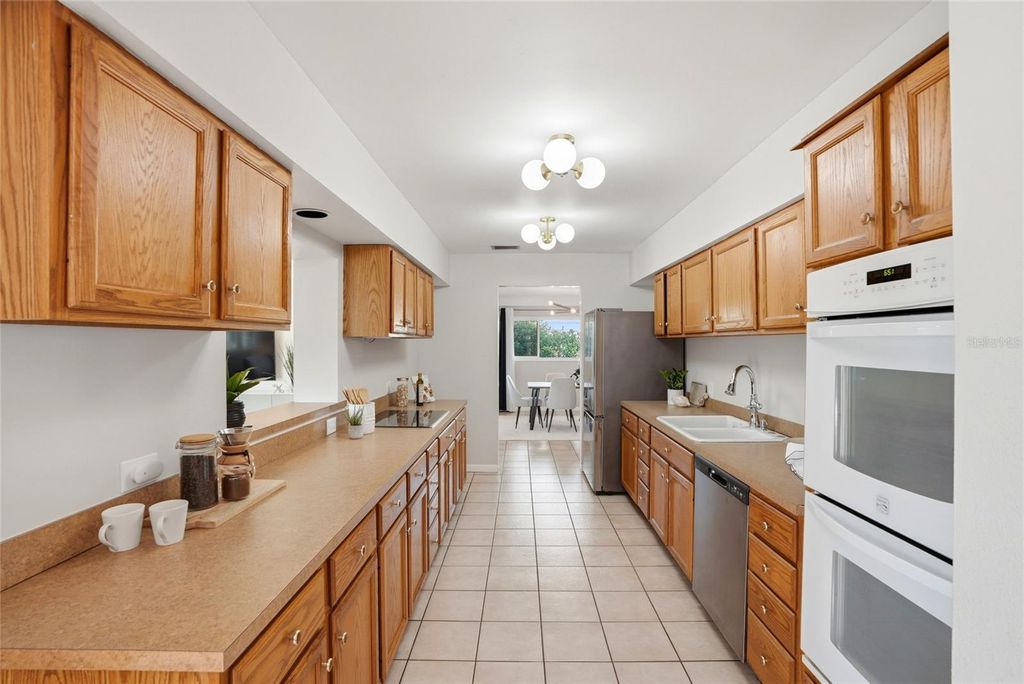 Image 15 of property listing at 6900 10TH AVENUE N, St Petersburg, FL 33710