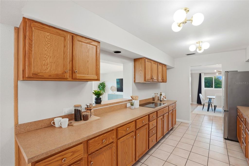 Image 16 of property listing at 6900 10TH AVENUE N, St Petersburg, FL 33710