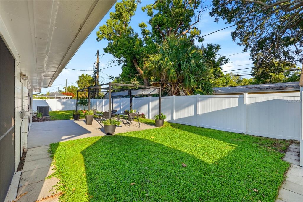 Image 34 of property listing at 6900 10TH AVENUE N, St Petersburg, FL 33710