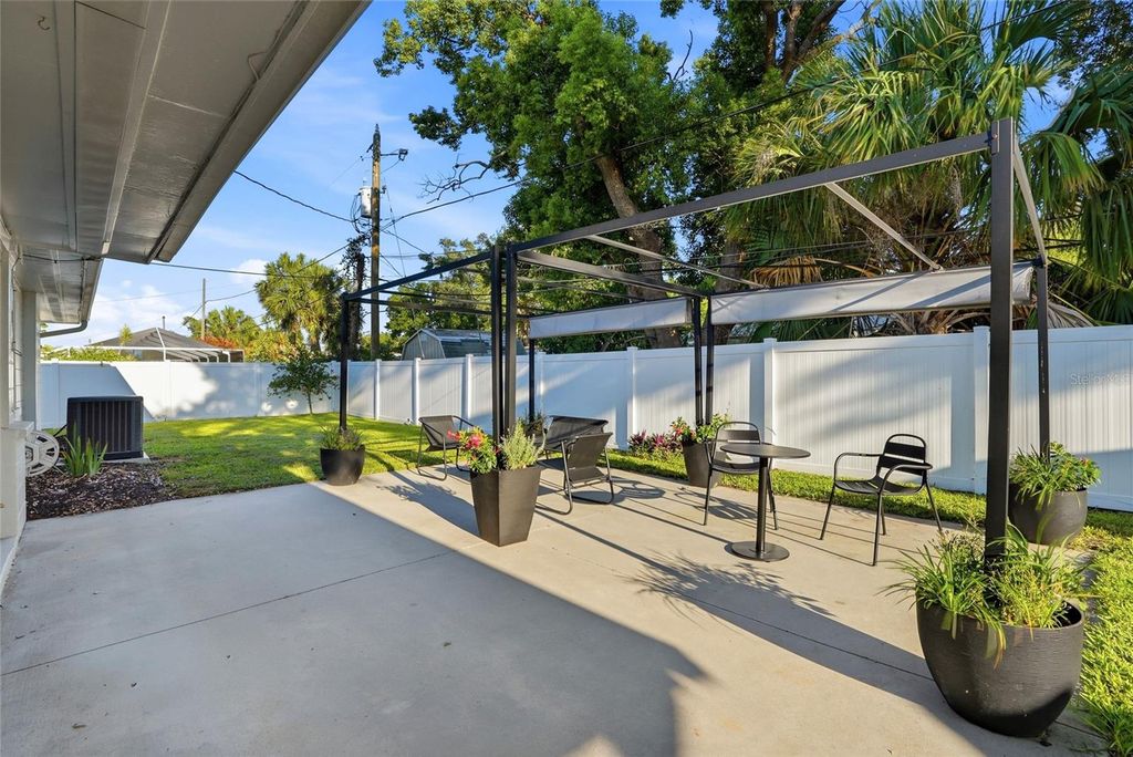 Image 37 of property listing at 6900 10TH AVENUE N, St Petersburg, FL 33710