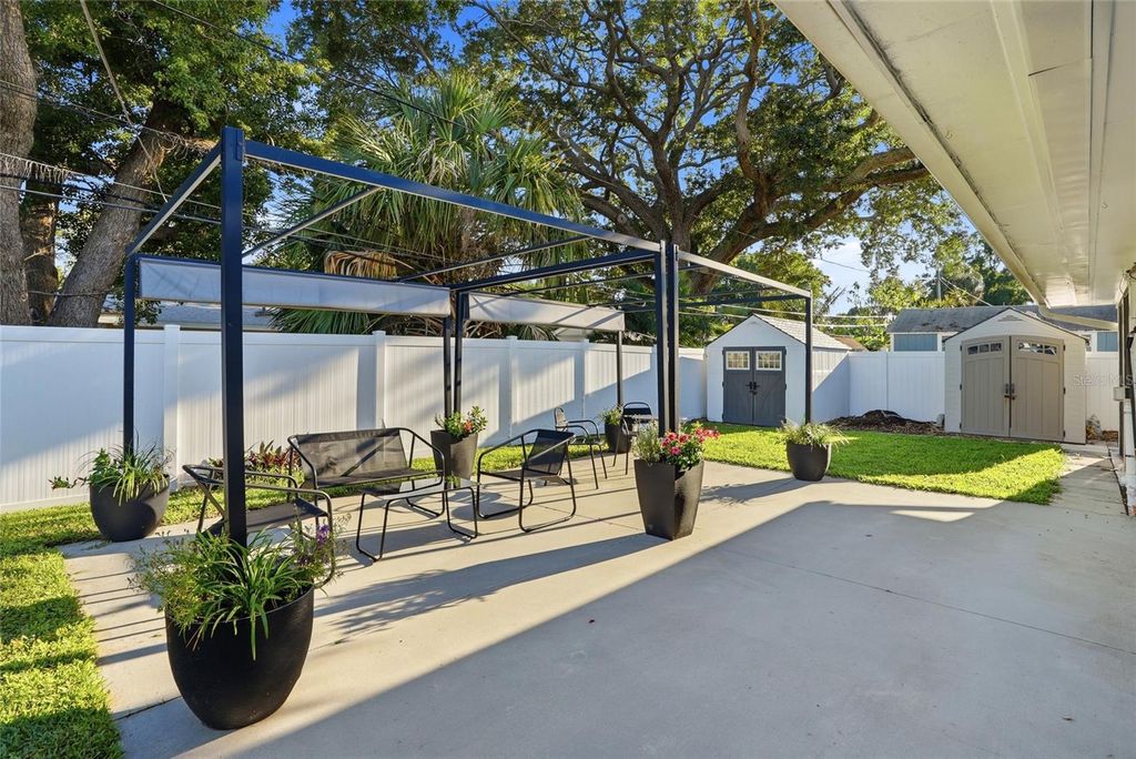 Image 38 of property listing at 6900 10TH AVENUE N, St Petersburg, FL 33710