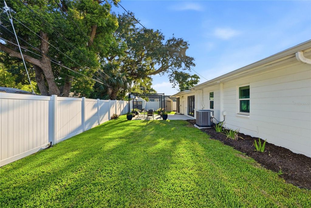 Image 39 of property listing at 6900 10TH AVENUE N, St Petersburg, FL 33710