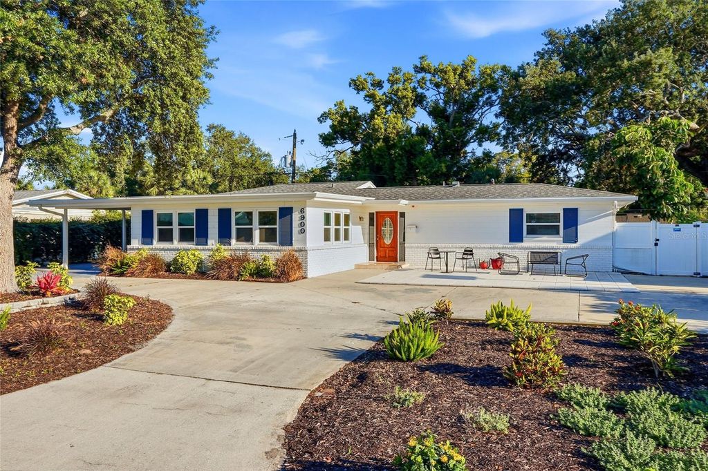 Image 45 of property listing at 6900 10TH AVENUE N, St Petersburg, FL 33710